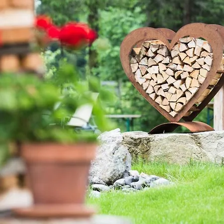 Prázdninový dům Rustic With Sauna Grän