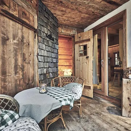 Prázdninový dům Rustic With Sauna